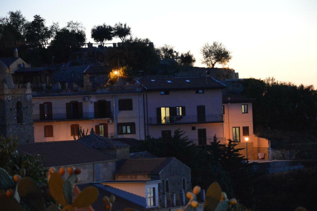 B&B Incantevole Vicolo Piraino Buitenkant foto